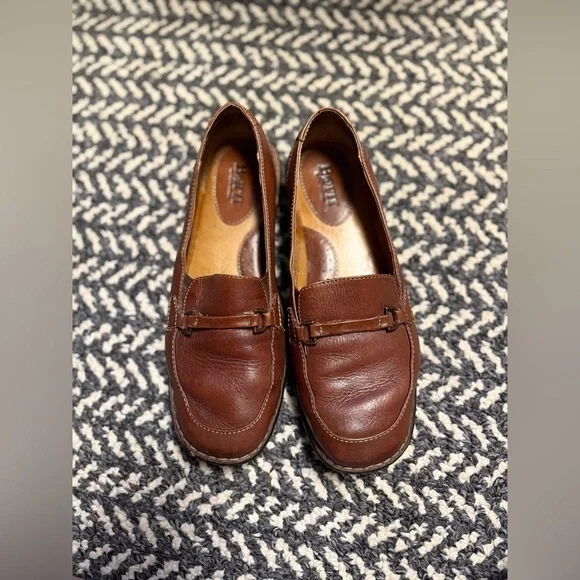 BORN Leather Slip On Loafer in Chestnut Brown Size 9.5 - Picture 2 of 8